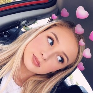 Meet your Posher, Avery